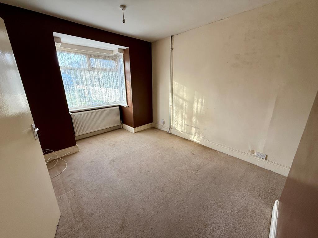 Lot: 44 - DETACHED THREE-BEDROOM BUNGALOW WITH POTENTIAL - Bedroom two